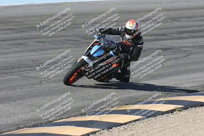 media/Oct-13-2025-Moto Forza (Mon) [[a66d839500]]/3-B Group/Session 2 (Bowl)/